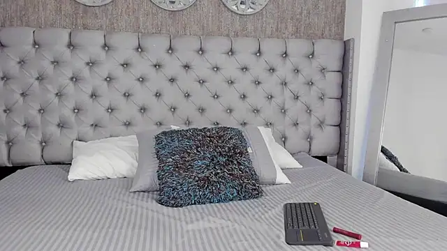 NahomyAngel online show from 10/23/25, 01:32