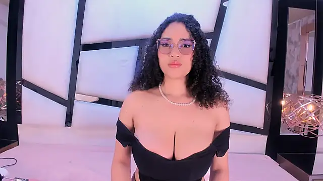 Snapshot of Lilithadams1 chatting on 09/20/25, 03:46 Lilithadams1 online show from 09/20/25, 03:46