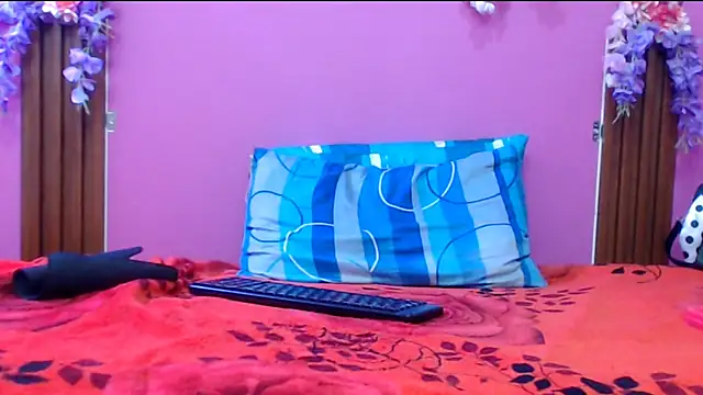 skinnysofia18 online show from 10/01/25, 01:06