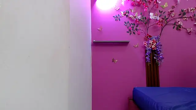 skinnysofia18 online show from 02/28/26, 01:12