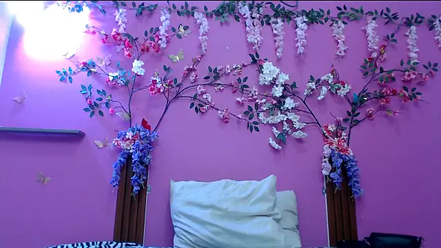 skinnysofia18 online show from 04/20/26, 02:09