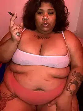 Snapshot of BlaxicanaMami chatting on 10/05/25, 10:24 BlaxicanaMami online show from 10/05/25, 10:24