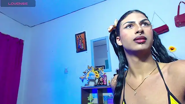 Snapshot of Sharasexy1 chatting on 11/03/25, 09:27 Sharasexy1 online show from 11/03/25, 09:27