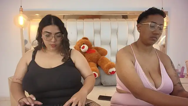 TiffantyAndStacy online show from 09/15/25, 07:36