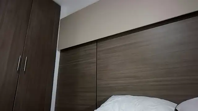 Liiz 01 online show from 11/09/25, 01:26