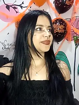 ValerieLove  online show from 10/28/25, 07:27