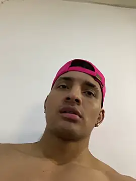 Snapshot of Smith_Fitness chatting on 05/07/26, 02:55 Smith Fitness online show from 05/07/26, 02:55