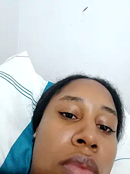 Snapshot of MoniqueMulberry chatting on 09/22/25, 03:08 MoniqueMulberry online show from 09/22/25, 03:08