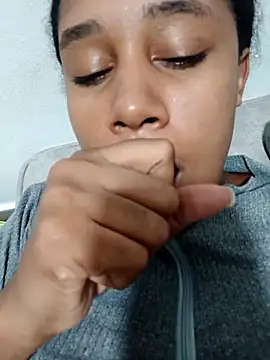 Snapshot of MoniqueMulberry chatting on 10/07/25, 08:55 MoniqueMulberry online show from 10/07/25, 08:55