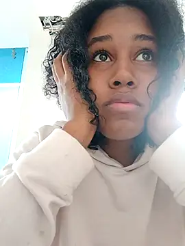 Snapshot of MoniqueMulberry chatting on 10/08/25, 07:11 MoniqueMulberry online show from 10/08/25, 07:11