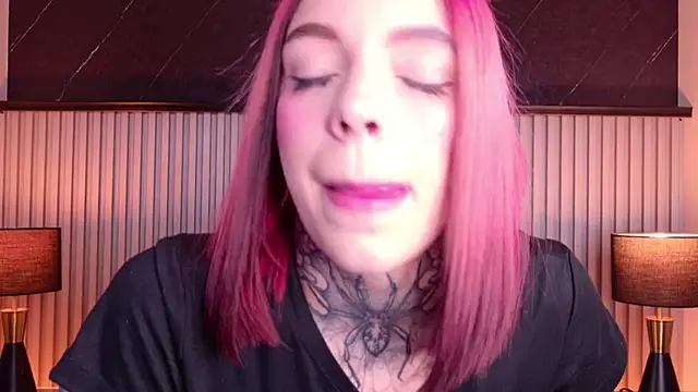 Snapshot of Meganreed_ chatting on 07/18/26, 09:29 Meganreed online show from 07/18/26, 09:29