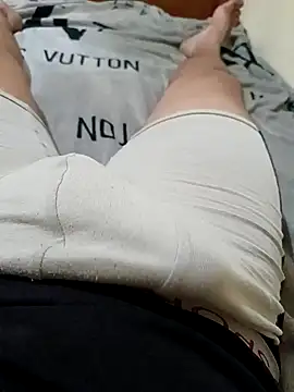 Snapshot of anis3g4 chatting on 09/28/25, 03:17 anis3g4 online show from 09/28/25, 03:17