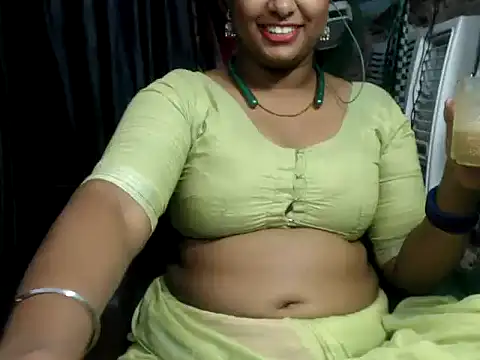 Snapshot of DearKimmi chatting on 12/03/24, 09:45 DearKimmi online show from 12/03/24, 09:45