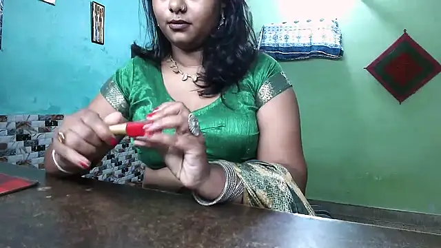 Snapshot of DearKimmi chatting on 09/28/25, 02:39 DearKimmi online show from 09/28/25, 02:39