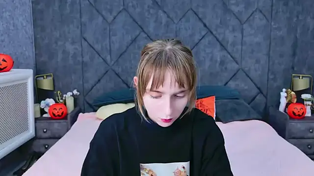 Beverly Gomes online show from 10/26/25, 05:46