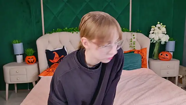 Beverly Gomes online show from 10/27/25, 06:39