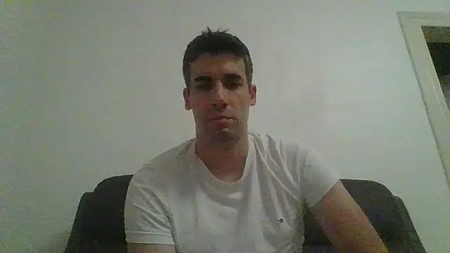 Snapshot of JulioIsHere4you chatting on 09/21/25, 03:52 JulioIsHere4you online show from 09/21/25, 03:52