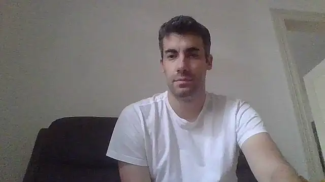Snapshot of JulioIsHere4you chatting on 10/04/25, 09:29 JulioIsHere4you online show from 10/04/25, 09:29
