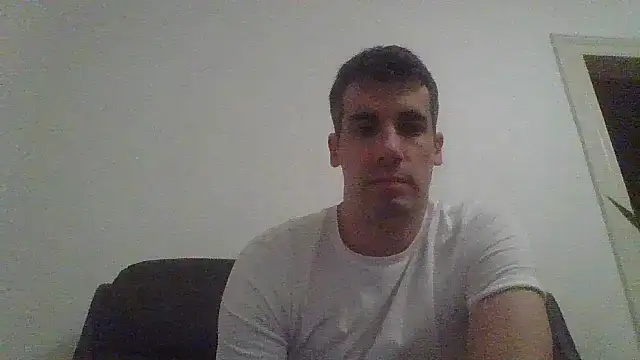 Snapshot of JulioIsHere4you chatting on 11/01/25, 05:42 JulioIsHere4you online show from 11/01/25, 05:42