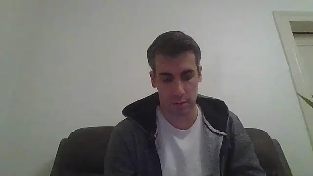 Snapshot of JulioIsHere4you chatting on 11/20/25, 08:08 JulioIsHere4you online show from 11/20/25, 08:08