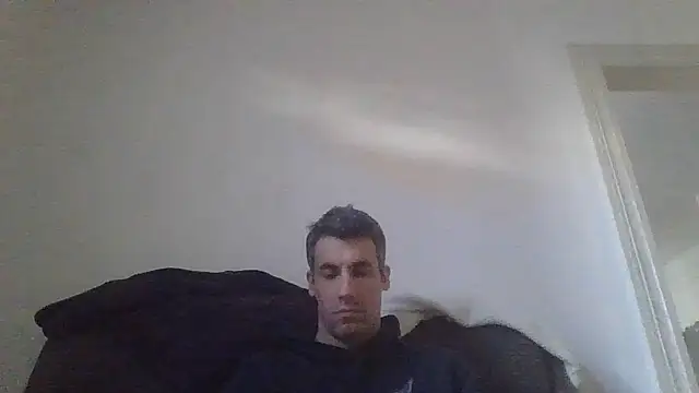 Snapshot of JulioIsHere4you chatting on 03/19/26, 08:29 JulioIsHere4you online show from 03/19/26, 08:29