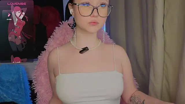 Snapshot of hornyprincess19 chatting on 10/23/25, 02:22 hornyprincess19 online show from 10/23/25, 02:22