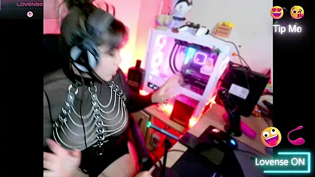 PinkDenial online show from 11/25/25, 01:16