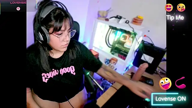 PinkDenial online show from 11/28/25, 03:09