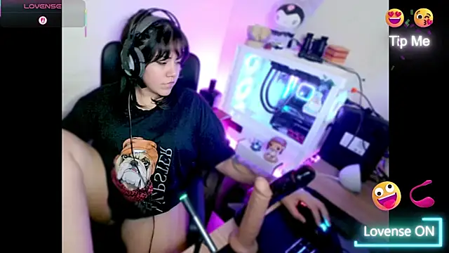 PinkDenial online show from 12/04/25, 04:33