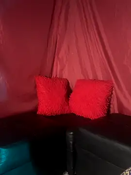 Snapshot of Dark_chanel chatting on 10/25/25, 04:42 Dark chanel online show from 10/25/25, 04:42