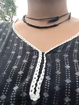 Snapshot of Janvi_Jaitly chatting on 10/31/25, 07:31 Janvi Jaitly online show from 10/31/25, 07:31