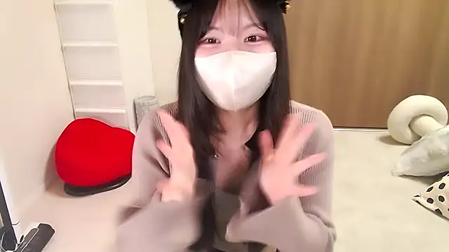 moka-neko online show from 10/15/25, 11:43