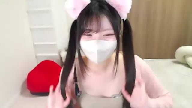 moka-neko online show from 10/18/25, 11:33