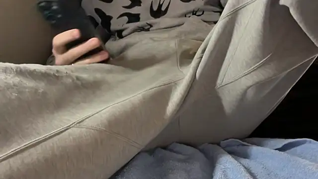 Snapshot of twinkydave chatting on 11/28/25, 02:20 twinkydave online show from 11/28/25, 02:20