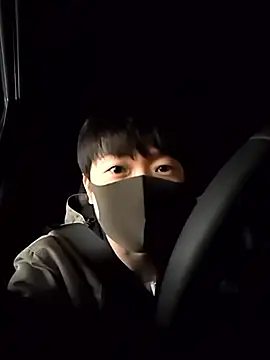 Snapshot of shin_brief chatting on 02/28/26, 09:32 shin brief online show from 02/28/26, 09:32