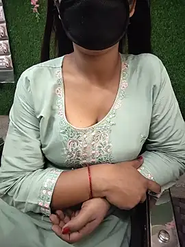Snapshot of your_favourite_bhabhi chatting on 07/02/26, 07:14 your favourite bhabhi online show from 07/02/26, 07:14