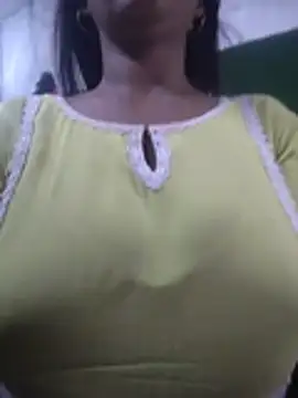Snapshot of your_favourite_bhabhi chatting on 07/03/26, 07:04 your favourite bhabhi online show from 07/03/26, 07:04