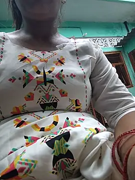 Snapshot of your_favourite_bhabhi chatting on 07/08/26, 07:02 your favourite bhabhi online show from 07/08/26, 07:02
