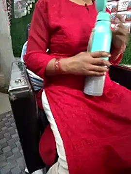 Snapshot of your_favourite_bhabhi chatting on 07/11/26, 07:55 your favourite bhabhi online show from 07/11/26, 07:55
