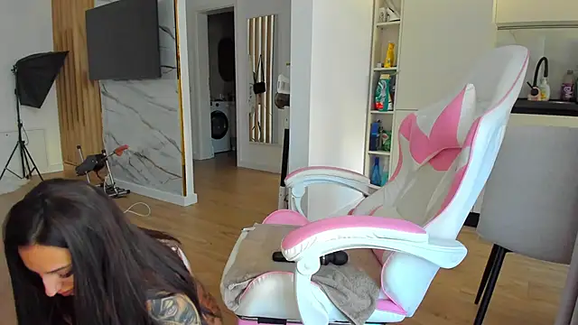 Anya Belle online show from 02/27/26, 08:36