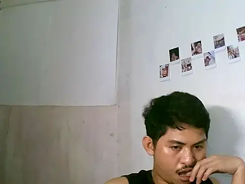 Snapshot of cuteipinoy chatting on 10/04/25, 04:05 cuteipinoy online show from 10/04/25, 04:05