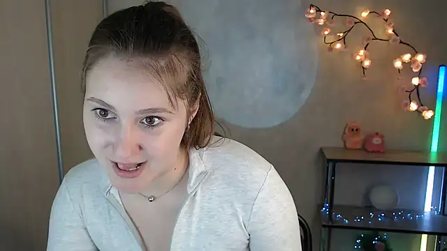 Snapshot of Milka_kamila chatting on 05/25/26, 12:44 Milka kamila online show from 05/25/26, 12:44