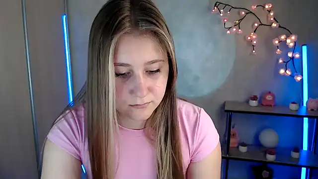 Snapshot of Milka_kamila chatting on 06/03/26, 02:33 Milka kamila online show from 06/03/26, 02:33