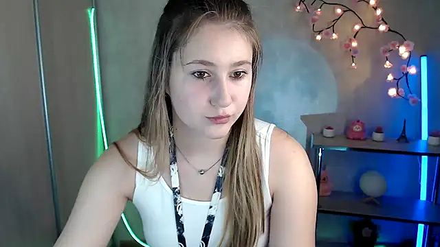Snapshot of Milka_kamila chatting on 06/05/26, 12:11 Milka kamila online show from 06/05/26, 12:11
