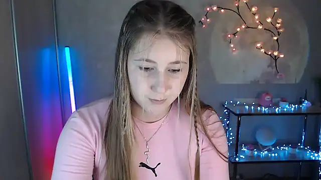 Snapshot of Milka_kamila chatting on 07/13/26, 12:41 Milka kamila online show from 07/13/26, 12:41