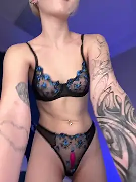 Elven Elfie online show from 11/01/25, 05:09