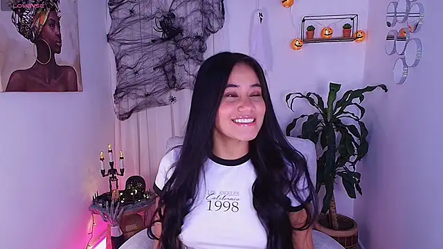 Snapshot of AlisxxnFx chatting on 10/02/25, 03:46 AlisxxnFx online show from 10/02/25, 03:46