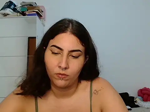 Snapshot of ApenasLys chatting on 04/19/26, 12:22 ApenasLys online show from 04/19/26, 12:22