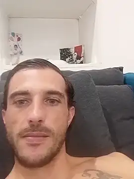 Snapshot of BogossFrench chatting on 09/09/25, 02:27 BogossFrench online show from 09/09/25, 02:27