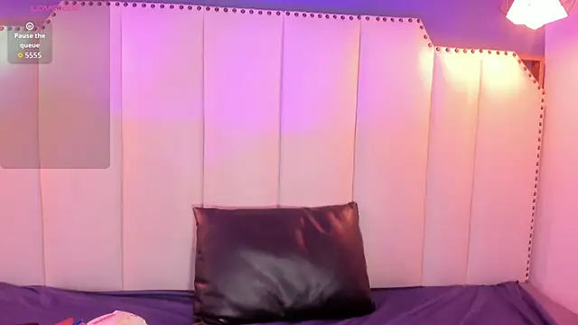 SophiaBloss online show from 01/16/26, 03:43